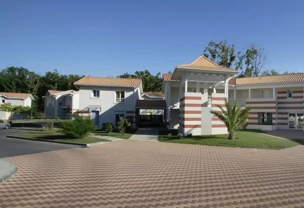Maison 3 Chambres Avec Piscine Proche Plage Soulac-sur-Mer Exteriör bild